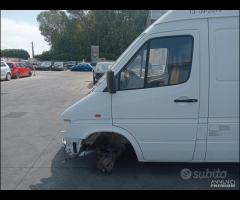 Mercedes sprinter 270cdi 2003 demolito per ricambi