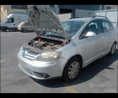 golf 5 plus 1.6 benzina BSE demolita per ricambi
