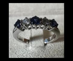 ANELLO FEDINA ORO 18kt. DIAMANTI E ZAFFIRI BLU