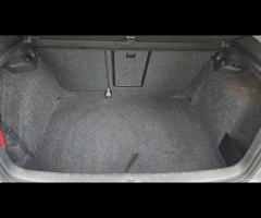 Volkswagen Golf 1.6 TDI 5p. Highline Neopatentati - 12