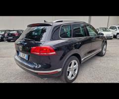 Volkswagen Touareg 3.0 TDI 204 CV tiptronic BlueMo - 19