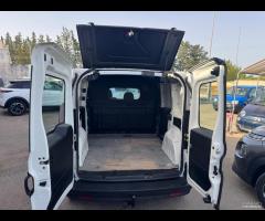 Fiat Doblò 1.6 120CV 3 posti tetto apribile - 9