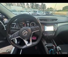 Nissan Qashqai 1.5 dCi N-Connecta tetto 360 metall - 17