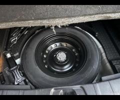 Nissan Qashqai 1.5 dCi N-Connecta tetto 360 metall - 25