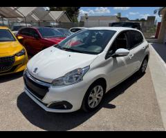 Peugeot 208 BlueHDi 100 S&S 5 porte Active navigaz