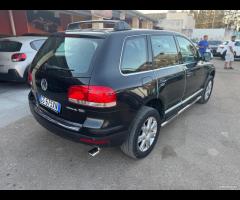 Volkswagen Touareg 2.5 R5 TDI automatico - 8