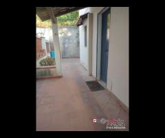 Mortelle, ampia villa su due livelli oltre esterni - 12