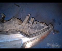 Fanale Anteriore Sinistro Per Chrysler Stratus