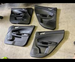 Interno in pelle Rossa Alfa Romeo Giulietta 2013 - 10