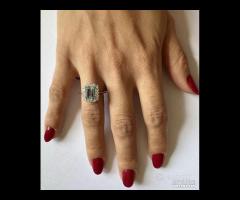 ANELLO ORO 18kt. DIAMANTI ED ACQUAMARINA SMERALDO