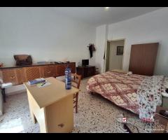 Camere in appartamento zona centro - 24