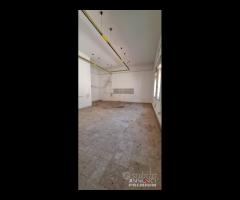 Zona Via la Farina,funzionale edificio,650mq più - 14