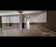 Zona Via la Farina,funzionale edificio,650mq più - 15