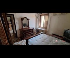 Pressi Policlinico,tre vani e servizi per studenti - 15