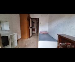 Pressi Policlinico,tre vani e servizi per studenti - 26