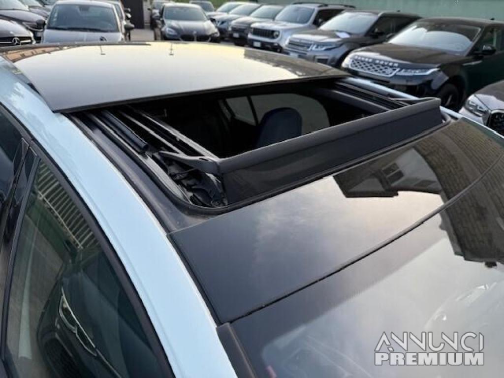 Volkswagen Golf 2.0 TSI R 4Motion - 3/27