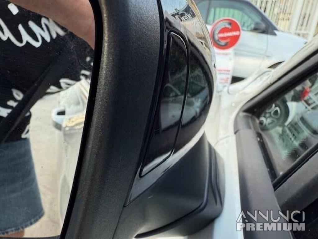 Volkswagen Golf 2.0 TSI R 4Motion - 6/27