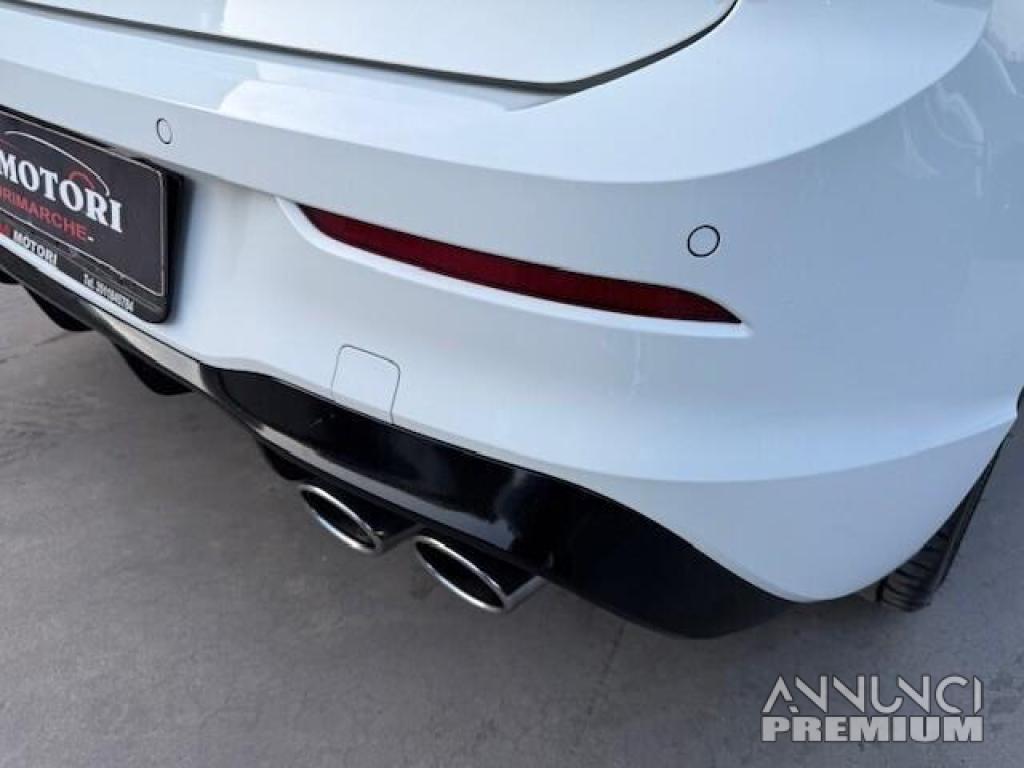 Volkswagen Golf 2.0 TSI R 4Motion - 11/27