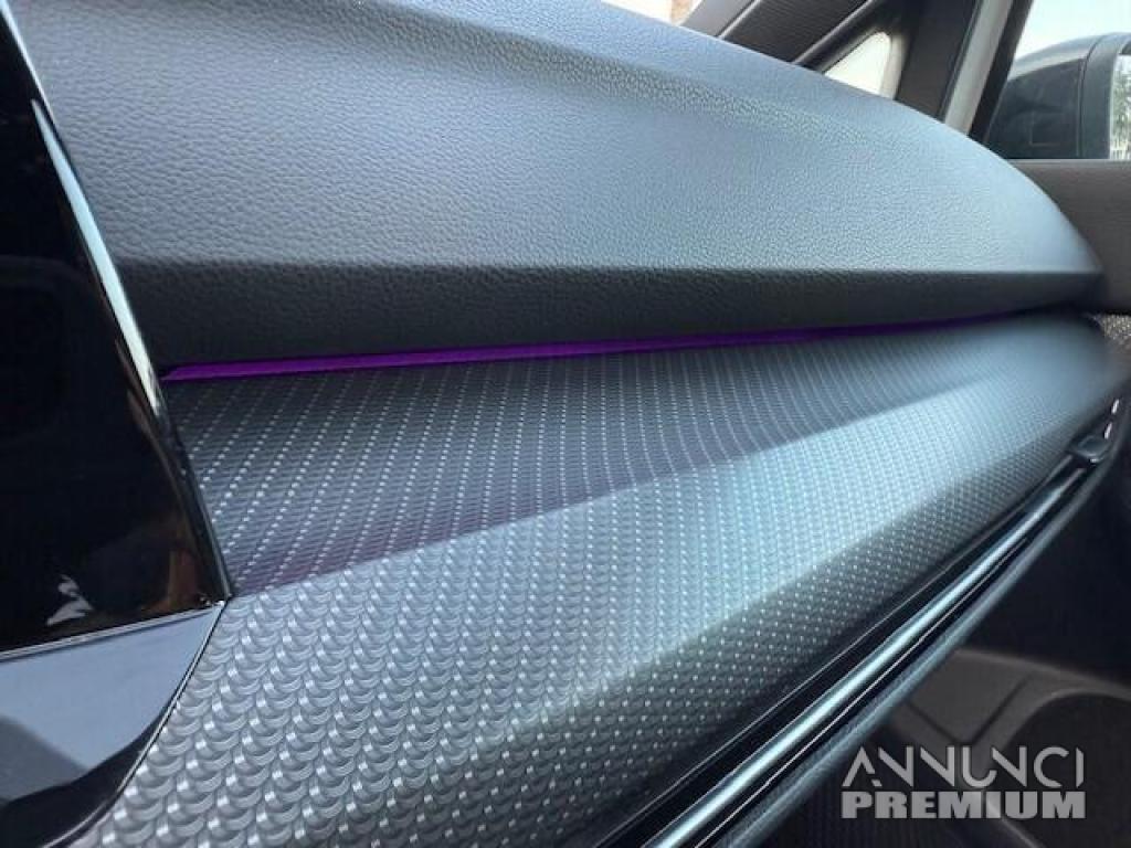 Volkswagen Golf 2.0 TSI R 4Motion - 22/27