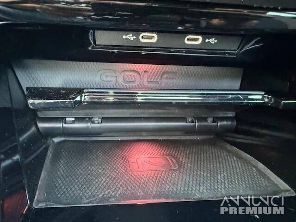 Volkswagen Golf 2.0 TSI R 4Motion - 23/27