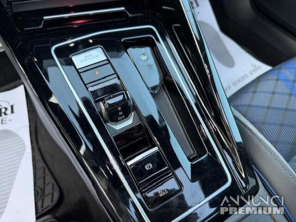 Volkswagen Golf 2.0 TSI R 4Motion - 24/27