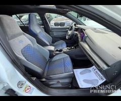 Volkswagen Golf 2.0 TSI R 4Motion - 26