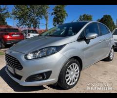 Ford Fiesta 1..2 5 porte Titanium