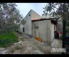 Rodia, Casolare con terreno