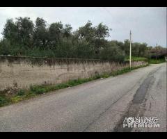 Rodia, Casolare con terreno
