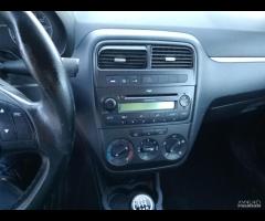 Fiat Grande Punto 1.3 MJT 75 CV 5 porte Dynamic - 9