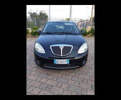 Lancia Ypsilon 1.3 MJT 75 CV Oro