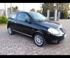 Lancia Ypsilon 1.3 MJT 75 CV Oro