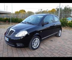 Lancia Ypsilon 1.3 MJT 75 CV Oro