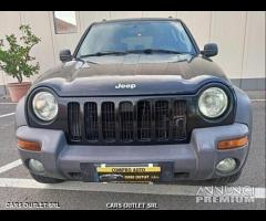 Jeep Cherokee 2.8 automatica - 14