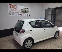 Toyota Aygo 1.0 12V VVT-i 5 porte unico prop 2012 - 6