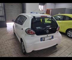 Toyota Aygo 1.0 12V VVT-i 5 porte unico prop 2012 - 8