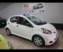 Toyota Aygo 1.0 12V VVT-i 5 porte unico prop 2012 - 12