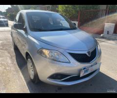 Lancia Ypsilon 1.2 69 CV 5 porte Gold