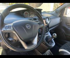 Lancia Ypsilon 1.2 69 CV 5 porte Gold