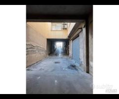 Via Serradifalco box Auto + soppalco rif.117/25