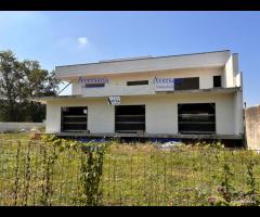 Locale commerciale 270 mq + cortile di 330 mq