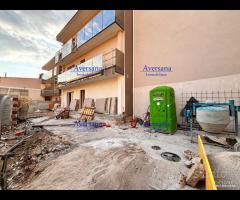 Appartamento con cortile e terrazzo ingresso indip