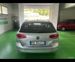 Volkswagen Passat Variant 1.6 TDI DSG Comfortline - 6