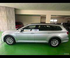 Volkswagen Passat Variant 1.6 TDI DSG Comfortline - 8
