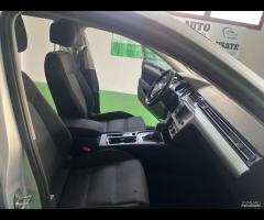 Volkswagen Passat Variant 1.6 TDI DSG Comfortline - 12