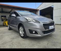 Peugeot 5008 1.6 HDi 115CV Active