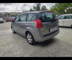 Peugeot 5008 1.6 HDi 115CV Active