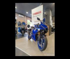 Yamaha R 3