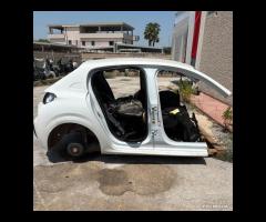 Ricambi Peugeot 208 2024 Scocca lato destro