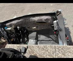 Peugeot 208 2024 Scocca per tagliate